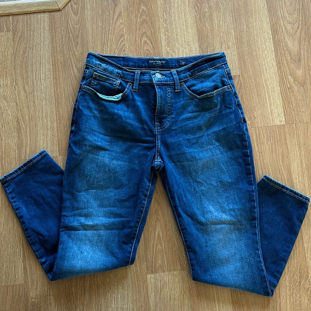 Lucky Brand ankle jeans. Size 6. Size 28. Blue